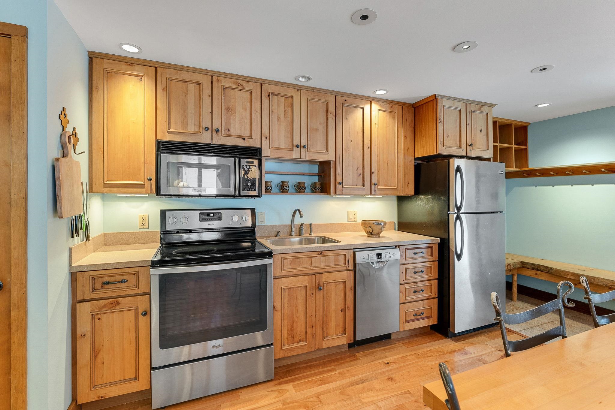 401 Village Road, Unit C1 Warren, VT 05674 - Photo 10 of 42