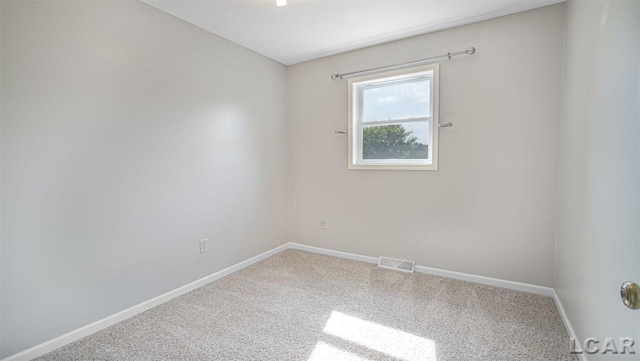 12142 Lawrence Road Brooklyn, MI 49230 - Photo 23 of 42 50018064-23.JPG