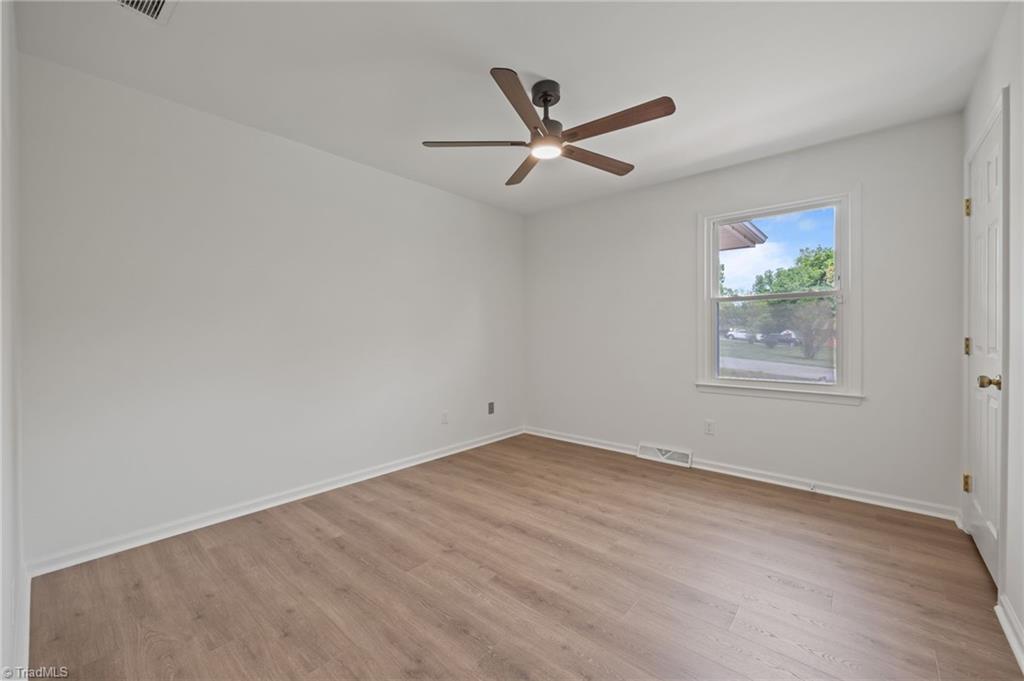 154 Applegate Road Kernersville, NC 27284 - Photo 26 of 48 Gallery Image 26