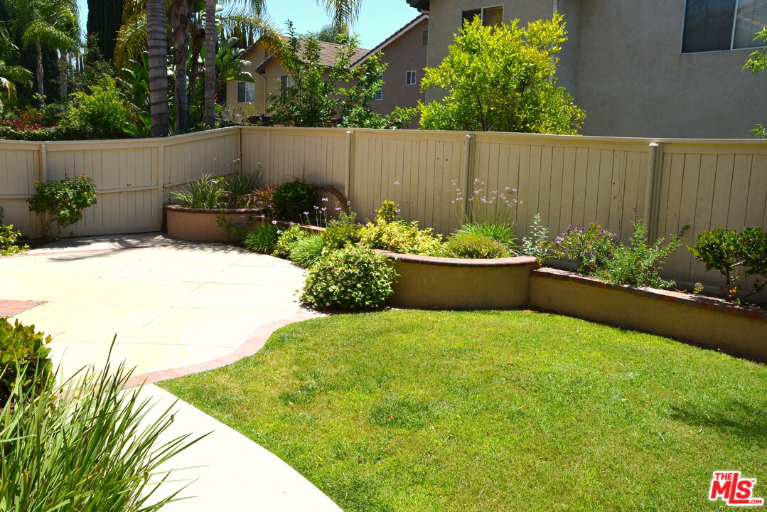 16 Nebraska Irvine, CA 92606 - Photo 4 of 18 a view of a backyard with plants