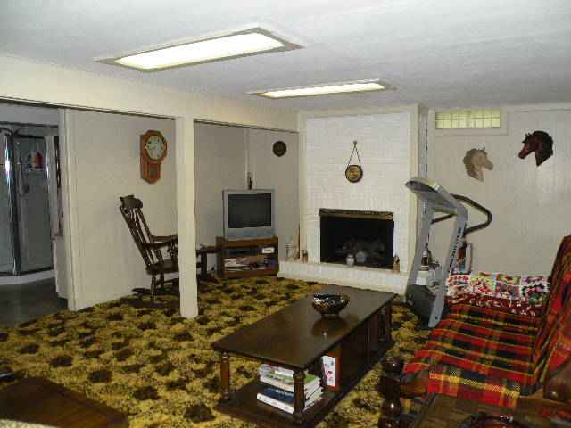 2480 West Hibbard Road Owosso, MI 48867 - Photo 6 of 13 31099506-5.JPG