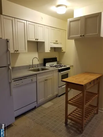 $1,675 | 675-681 Joralemon Street, Unit C4, Belleville, NJ 07109