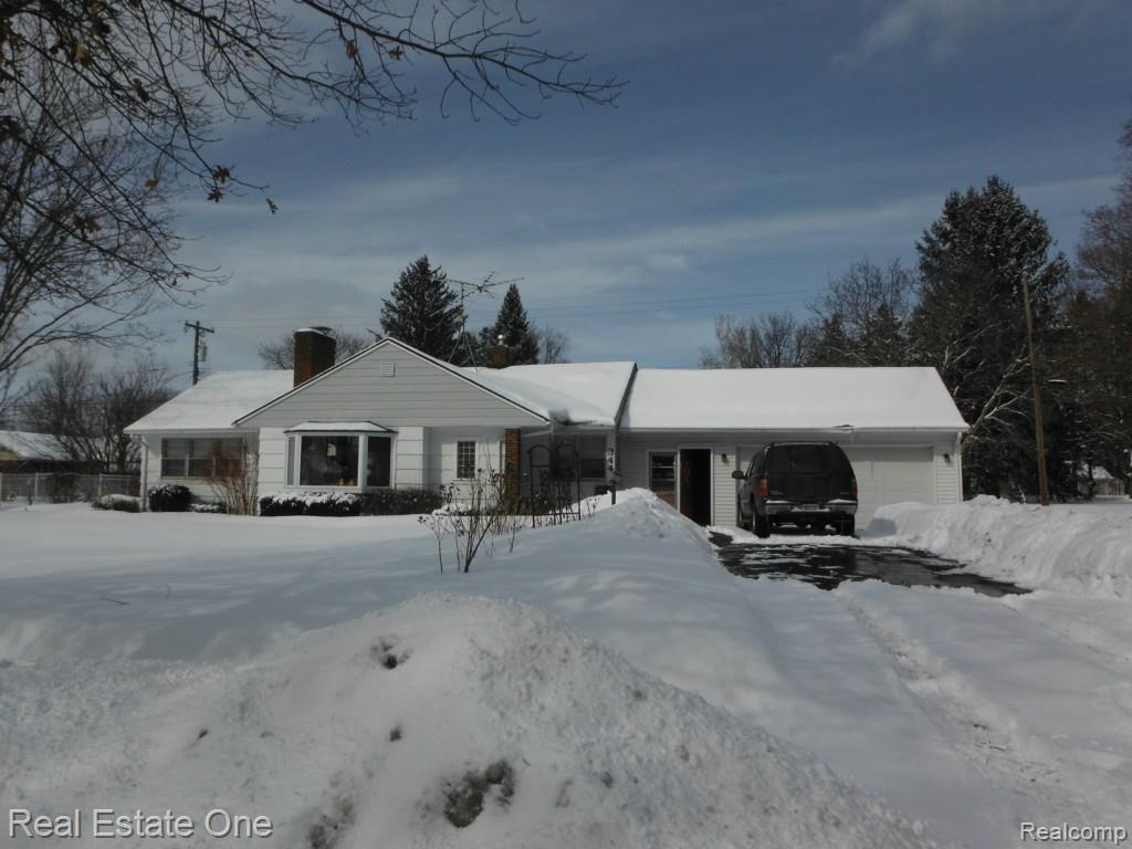 344 Riddle Street Howell, MI 48843 - Photo 1 of 2 DSCF1929.jpg