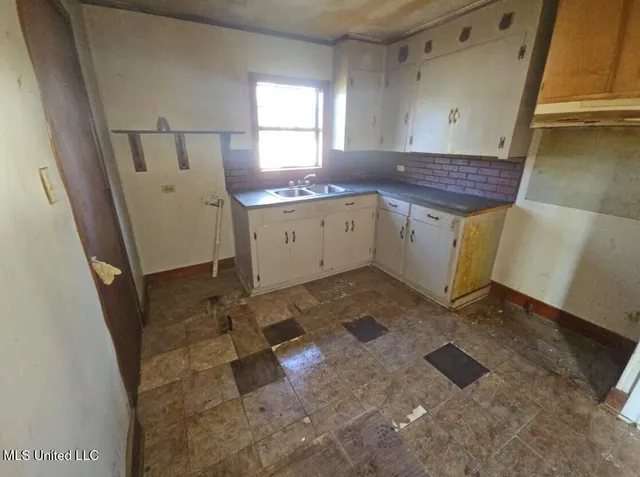 $43,000 | 1421 Highland Avenue, Greenville, MS 38701