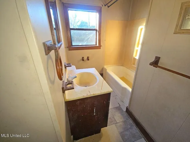 $43,000 | 1421 Highland Avenue, Greenville, MS 38701