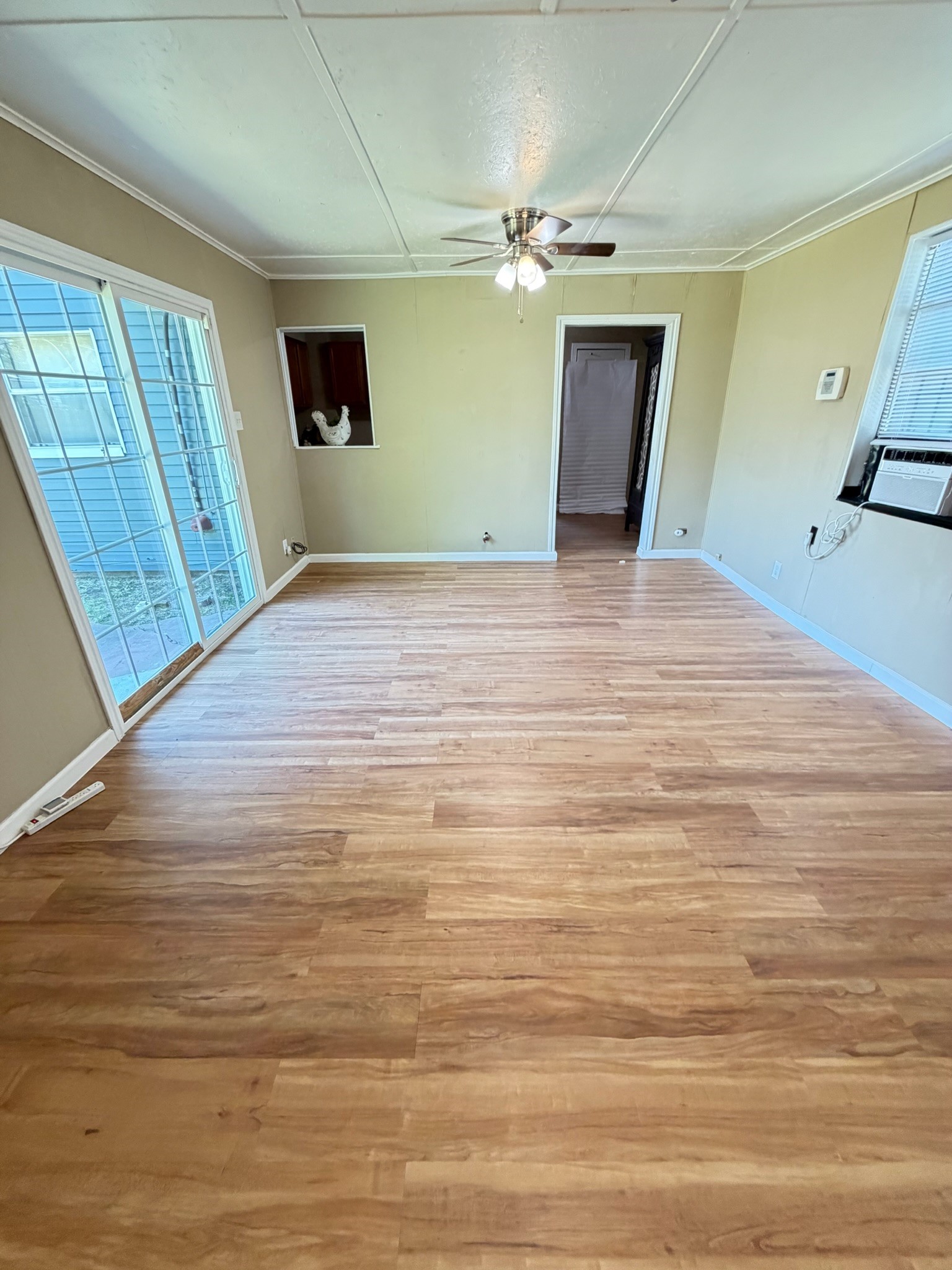3831 Alberta Street Houston, TX 77021 - Photo 8 of 24 Spacious Den