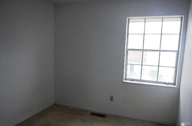 837 Portsdown Road Ballwin, MO 63011 - Photo 7 of 11 Gallery Image 7