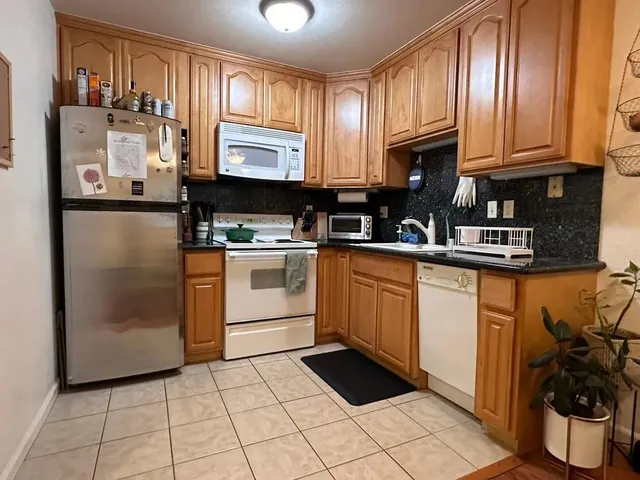 $2,695 | 1564 Hollenbeck Avenue, Unit 3, Sunnyvale, CA 94087