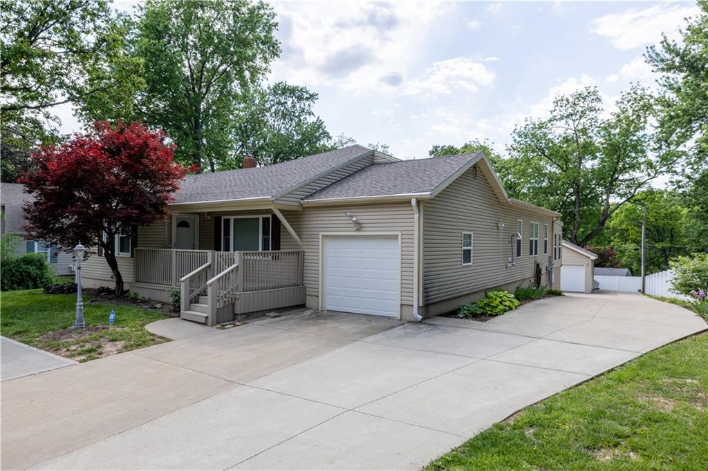 8 Belmont Road St. Joseph, MO 64505 - Photo 4 of 70