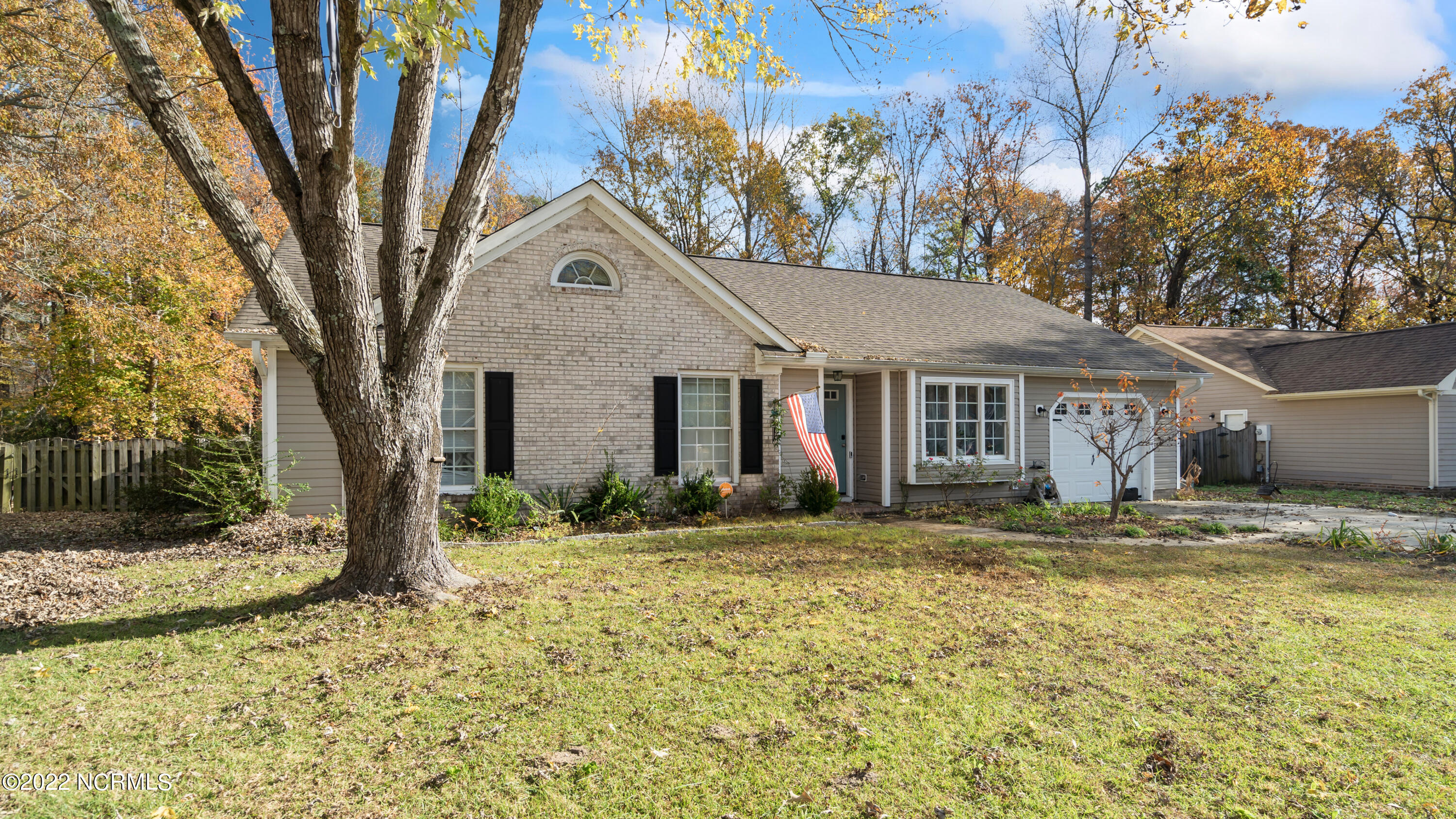 182 Raintree Circle Jacksonville, NC 28540 - Photo 2 of 18 2 (3)