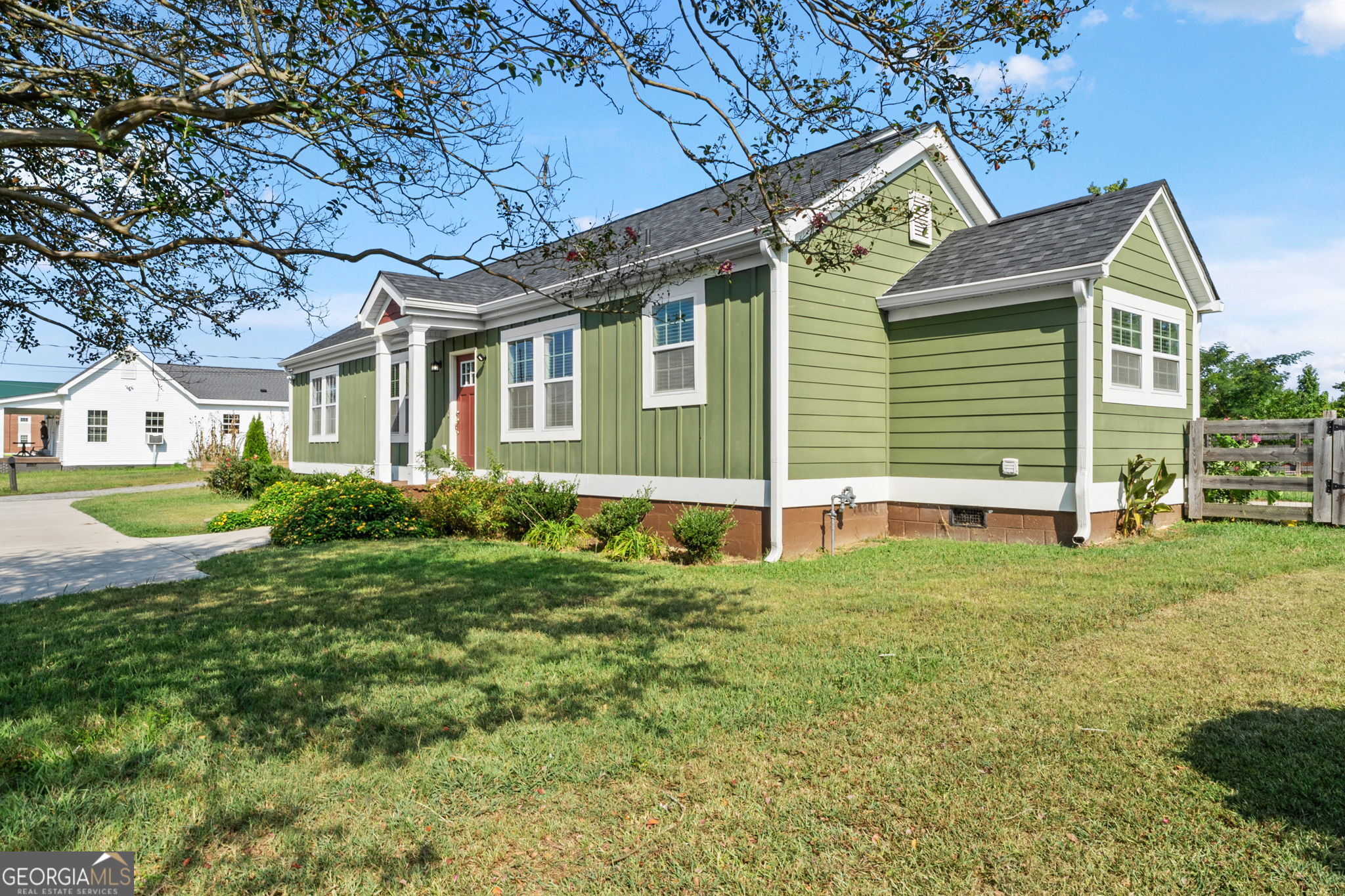 261 Lagrange Street Newnan, GA 30263 - Photo 3 of 36 Gallery Image 3
