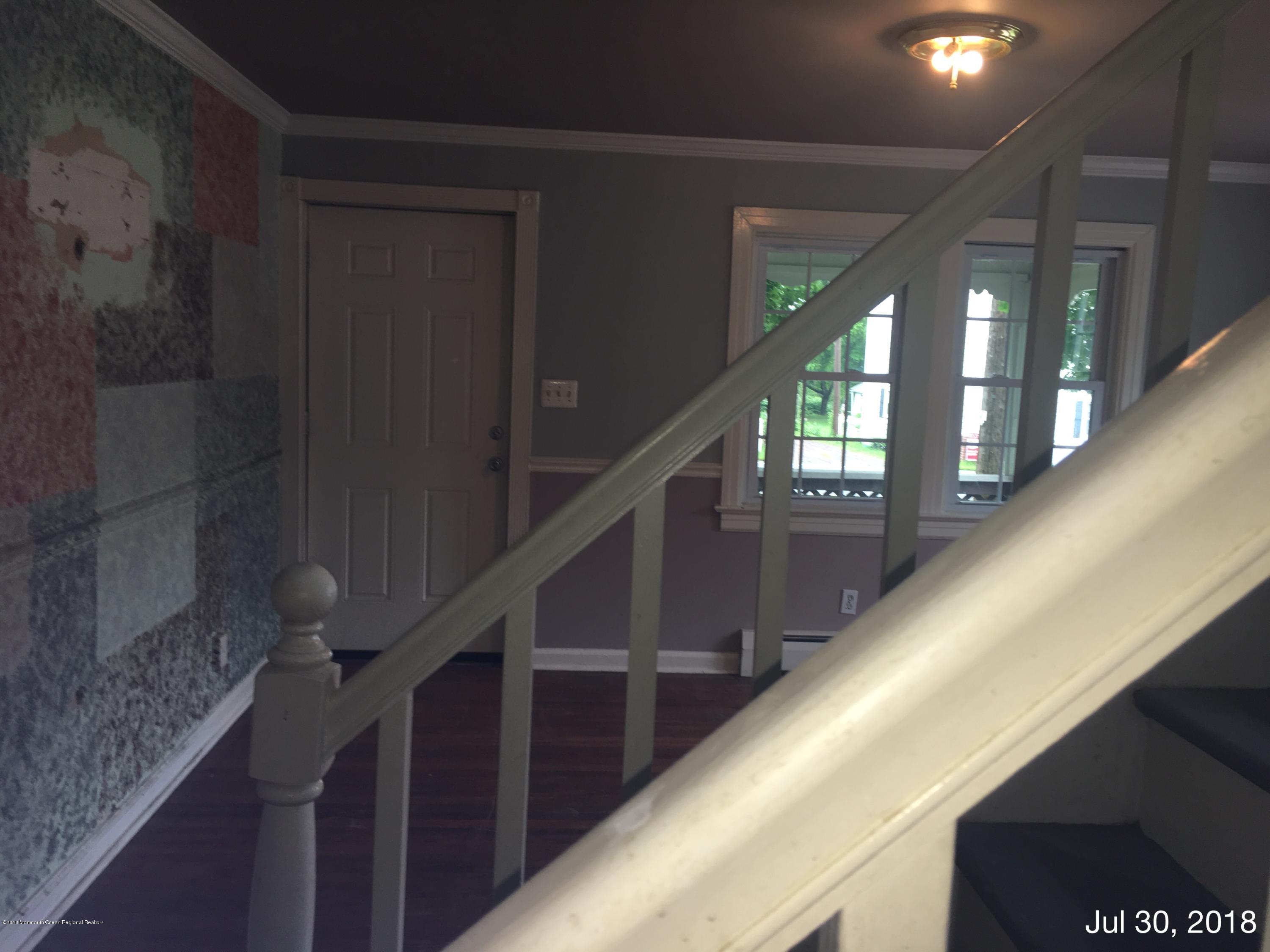 342 Etra Road Hightstown, NJ 08520 - Photo 5 of 12 133 409 525 342 35 9 4 085