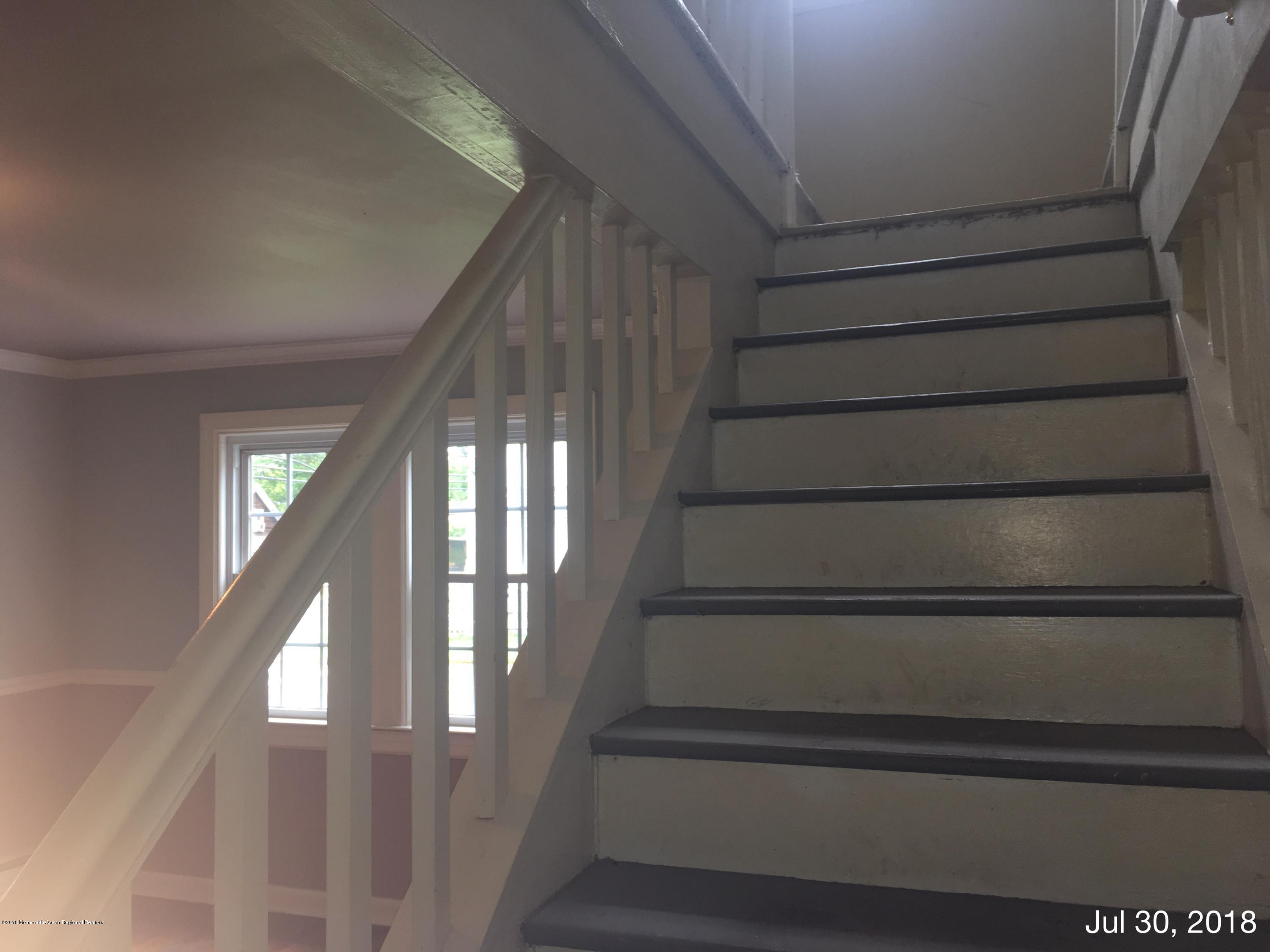 342 Etra Road Hightstown, NJ 08520 - Photo 10 of 12 133 409 525 342 35 9 4 094
