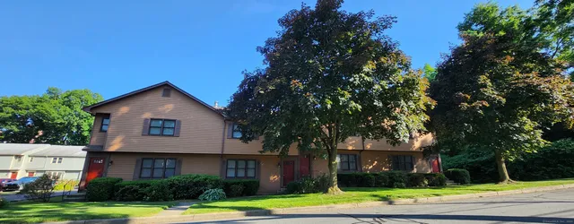 $1,600 | 405 Glendale Avenue, Unit A5, Bridgeport, CT 06606