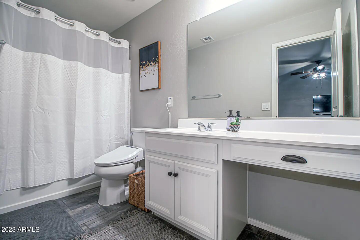 3915 East Liberty Lane Gilbert, AZ 85296 - Photo 13 of 29 image