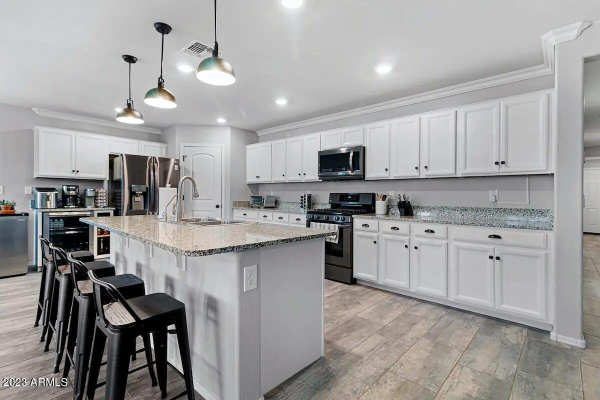 3915 East Liberty Lane Gilbert, AZ 85296 - Photo 3 of 29 image
