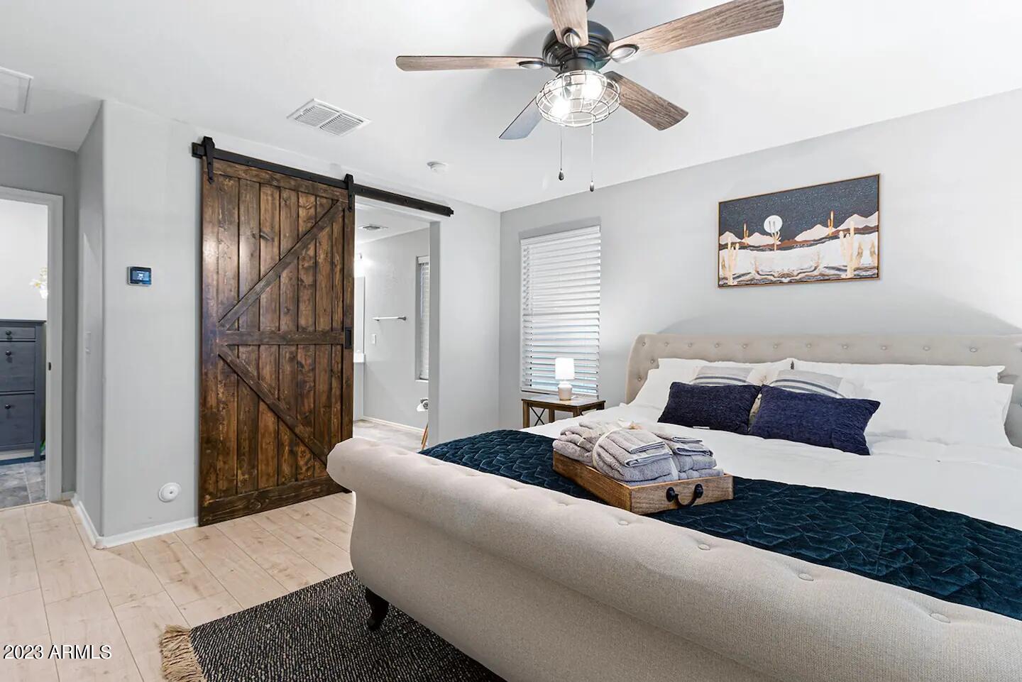 3915 East Liberty Lane Gilbert, AZ 85296 - Photo 4 of 29 image