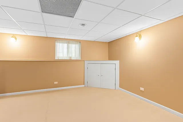 $295,900 | 6771 East Wellsley Court, Gurnee, IL 60031