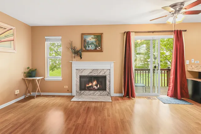 $295,900 | 6771 East Wellsley Court, Gurnee, IL 60031