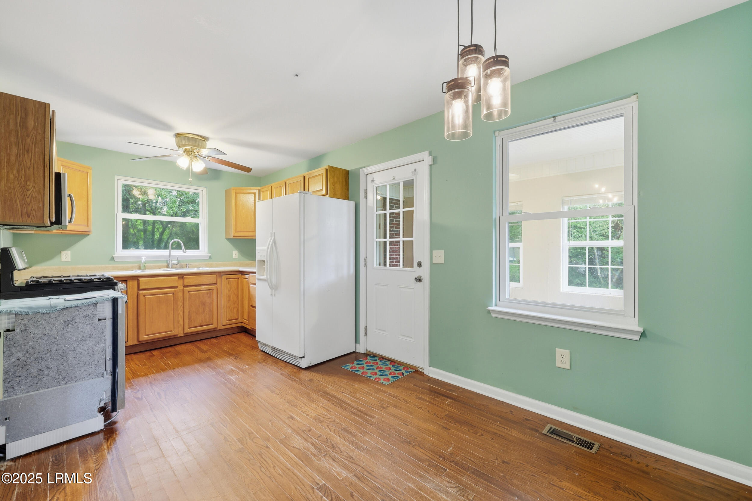 2405 State Rd S-7-277 Beaufort, SC 29902 - Photo 11 of 45 17_ecp_005