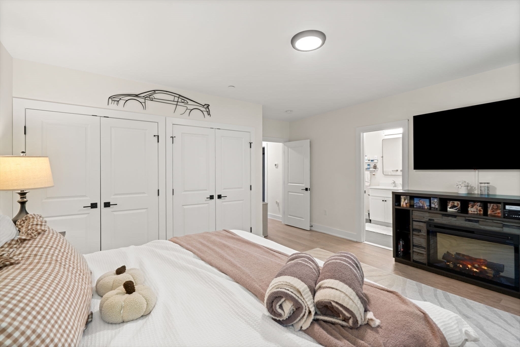 300 Albion Road, Unit 306 Bedford, MA 01730 - Photo 18 of 41 Gallery Image 18
