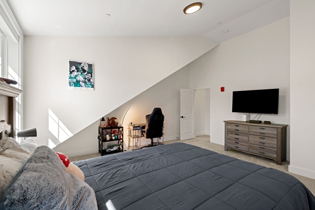 300 Albion Road, Unit 306 Bedford, MA 01730 - Photo 30 of 41 Gallery Image 30