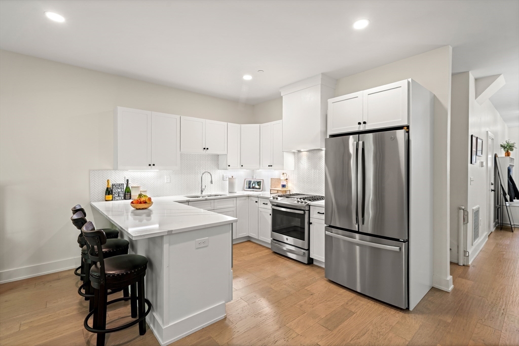 300 Albion Road, Unit 306 Bedford, MA 01730 - Photo 10 of 41 Gallery Image 10