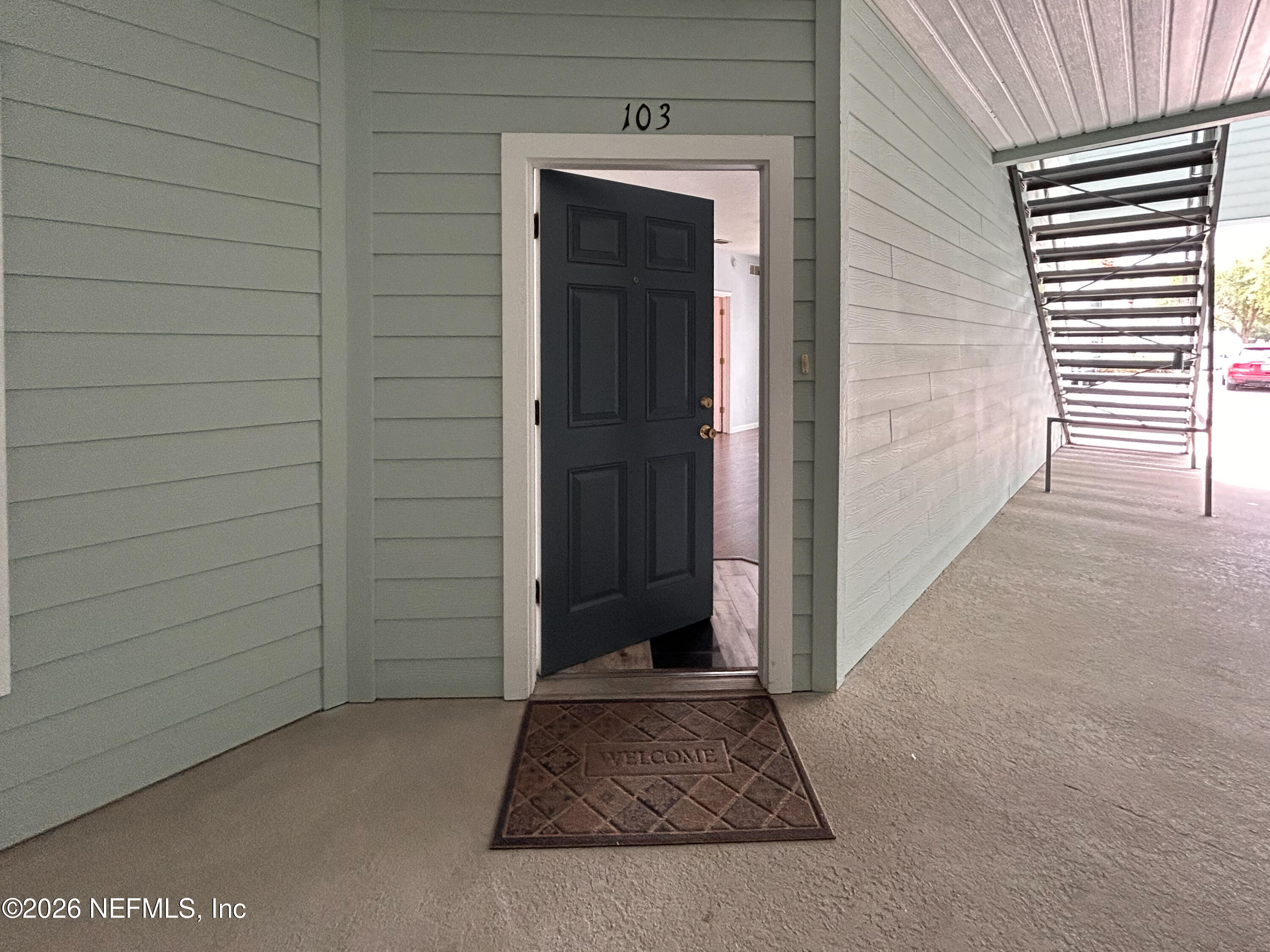8215 Green Parrot Road, Unit 103 Jacksonville, FL 32256 - Photo 3 of 28 IMG_6920