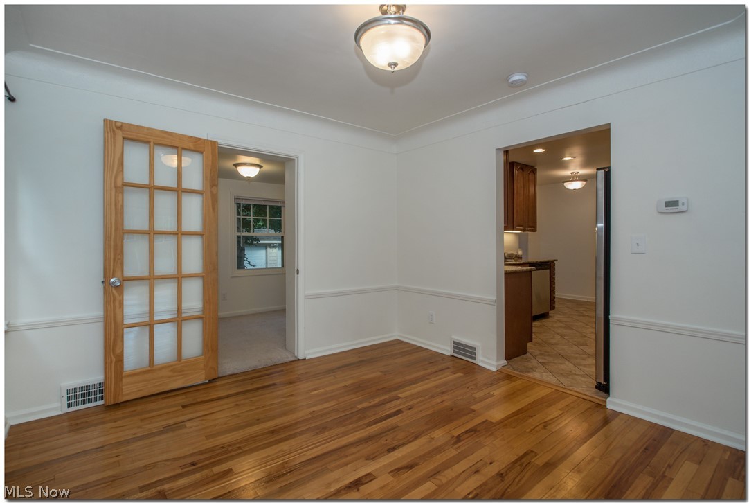2416 Fenwick Road Cleveland, OH 44118 - Photo 13 of 35