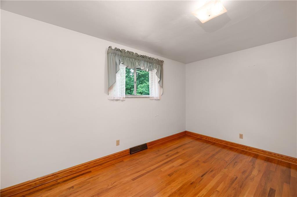 112 Philmar Drive Butler, PA 16002 - Photo 25 of 35