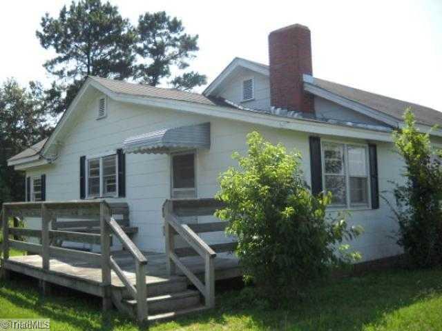 1802 Woodard Road Windsor, NC 27983 - Photo 3 of 5 Exterior Front.