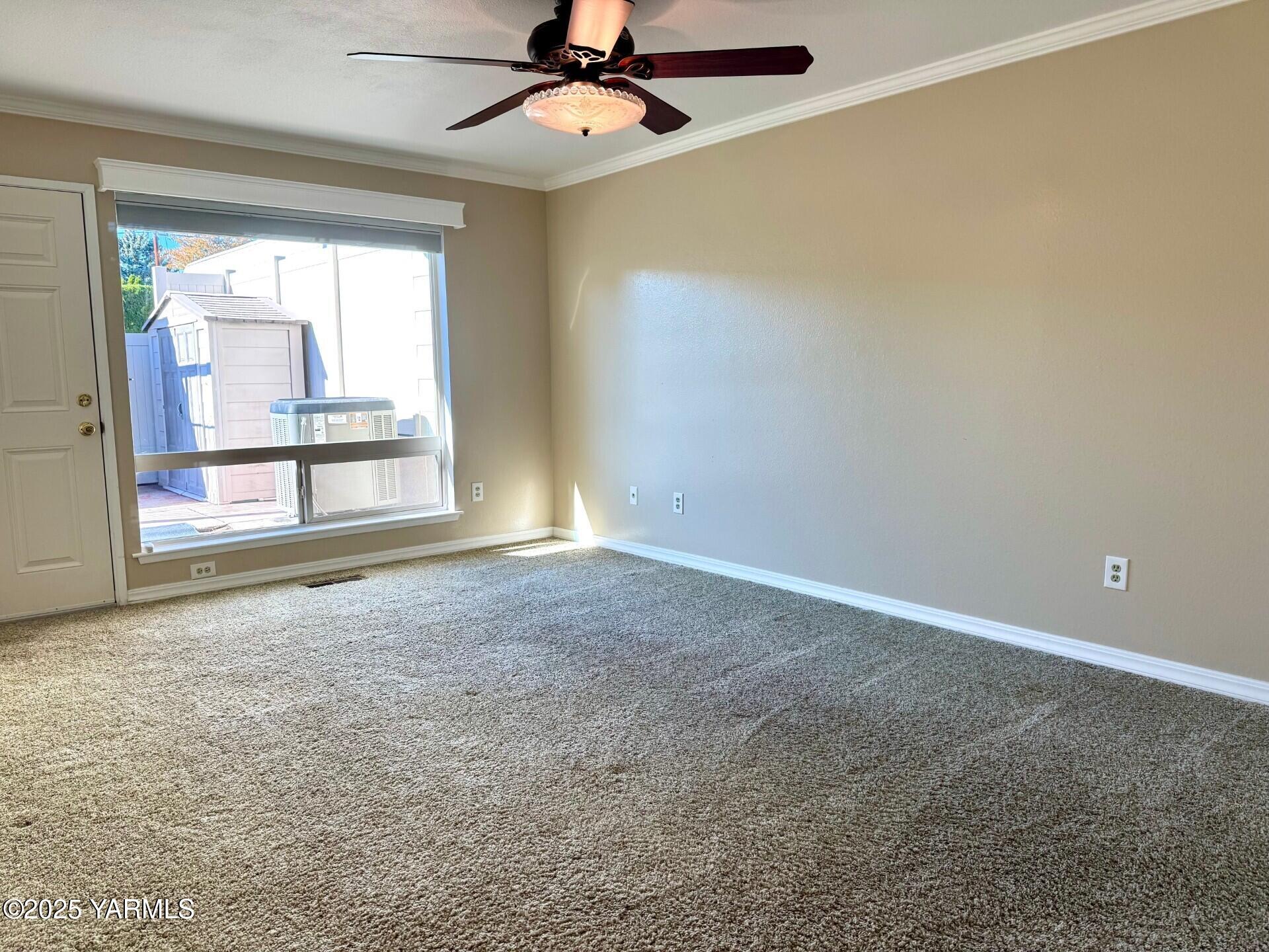 215 North 56th Avenue, Unit 5 Yakima, WA 98908 - Photo 17 of 31 an empty room with a window
