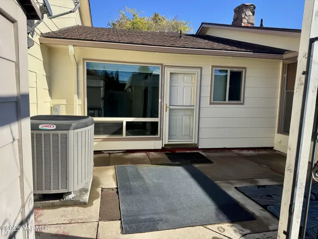 $334,900 | 215 North 56th Avenue, Unit 5, Yakima, WA 98908