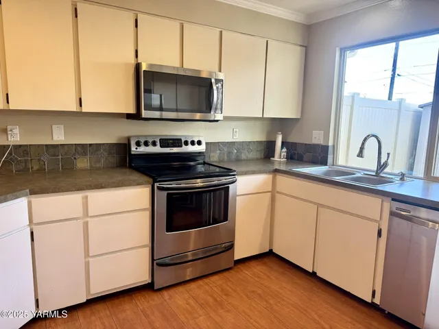 $334,900 | 215 North 56th Avenue, Unit 5, Yakima, WA 98908