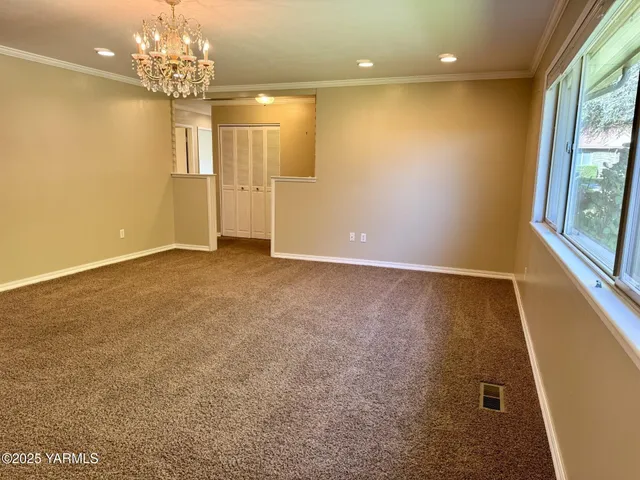 $334,900 | 215 North 56th Avenue, Unit 5, Yakima, WA 98908