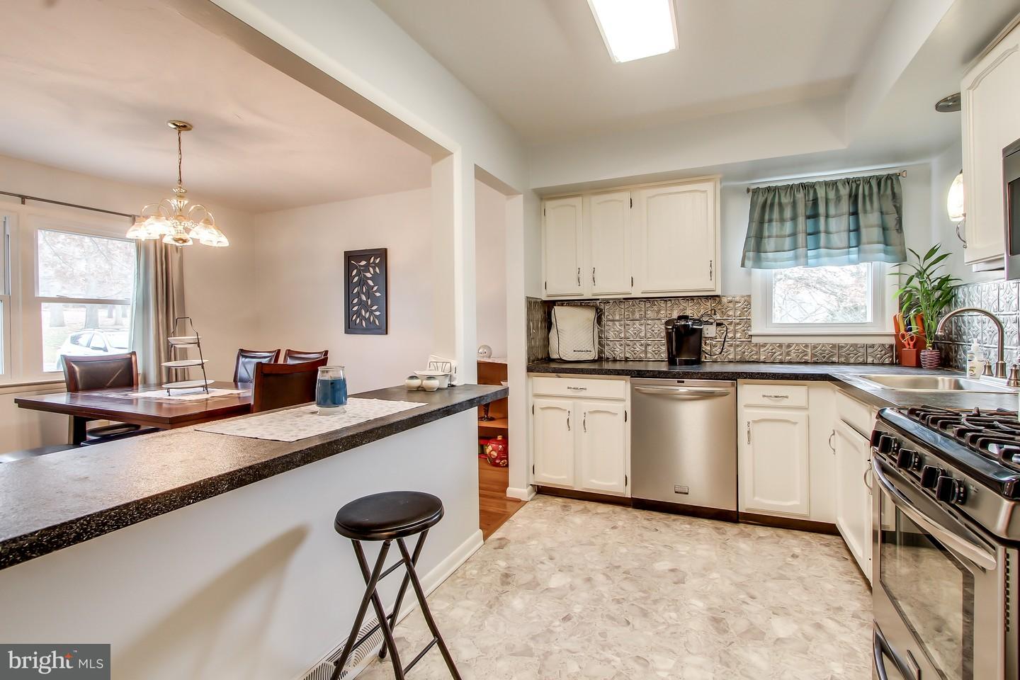 29 Dew Drop Road York, PA 17403 - Photo 8 of 28