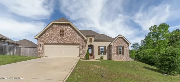 $339,900 | 8 Canyon Oak, Hattiesburg, MS 39402
