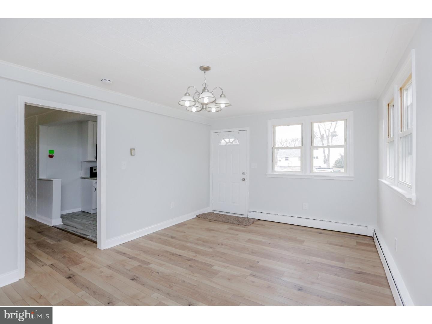 18 Gingerbush Road Levittown, PA 19057 - Photo 9 of 24 Gallery Image 9