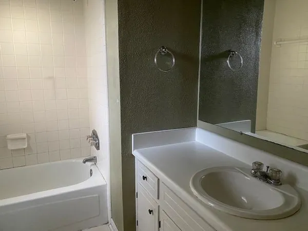 $1,550 | 2043 Rob Way, Tallahassee, FL 32303