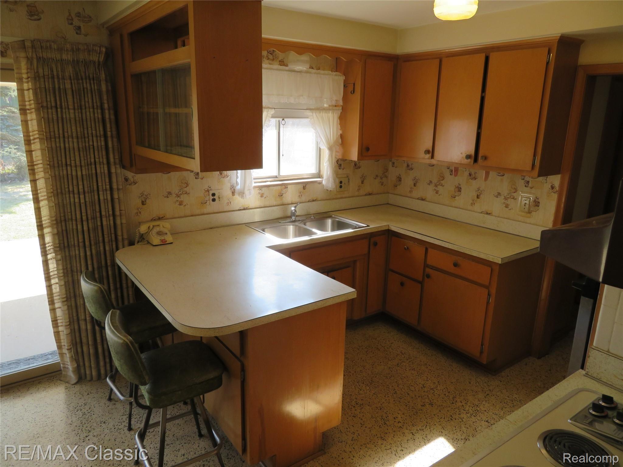11092 Racine Road Warren, MI 48093 - Photo 5 of 25 5.JPG