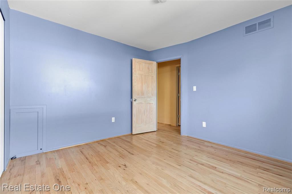 25515 Baker Street Taylor, MI 48180 - Photo 12 of 30