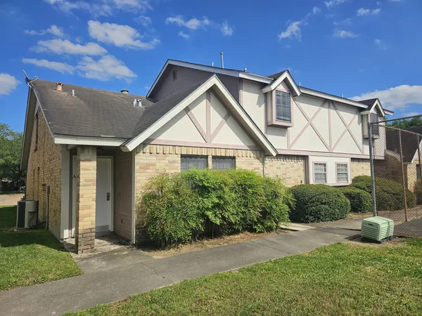 $1,480 | 1983 Countryside Village Boulevard, Unit A, Humble, TX 77338