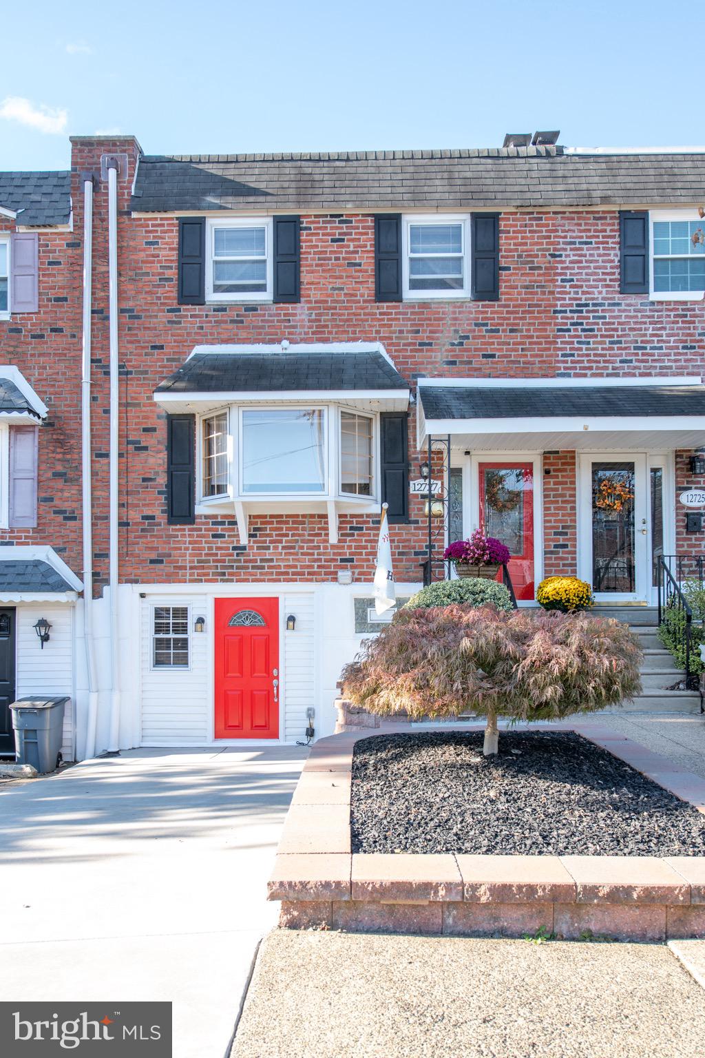 12727 Cabell Road Philadelphia, PA 19154 - Photo 2 of 52