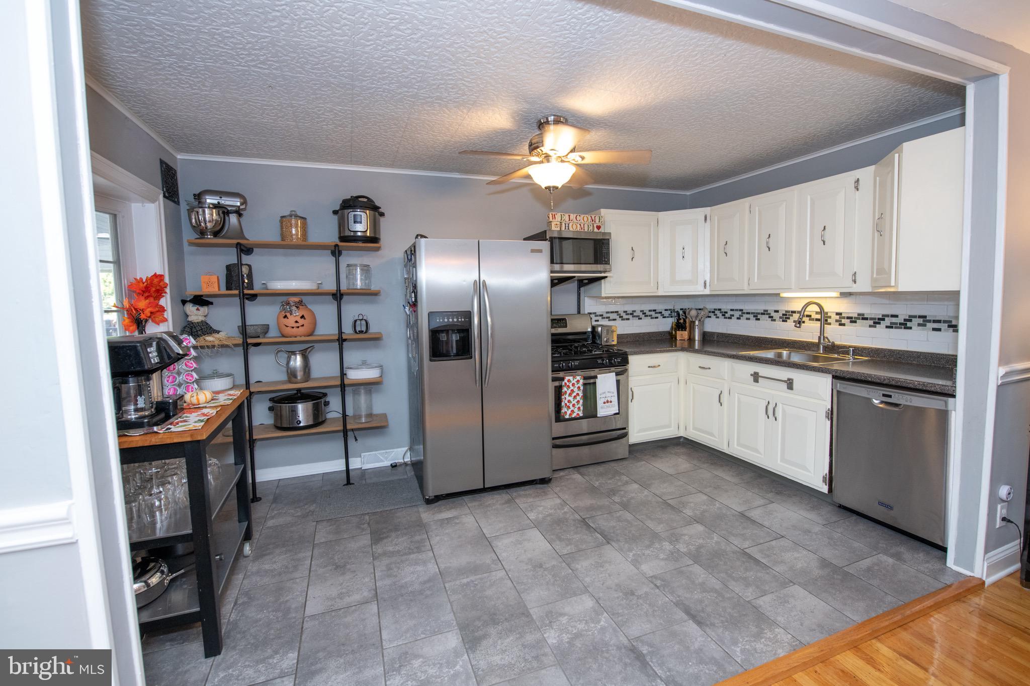 12727 Cabell Road Philadelphia, PA 19154 - Photo 10 of 52