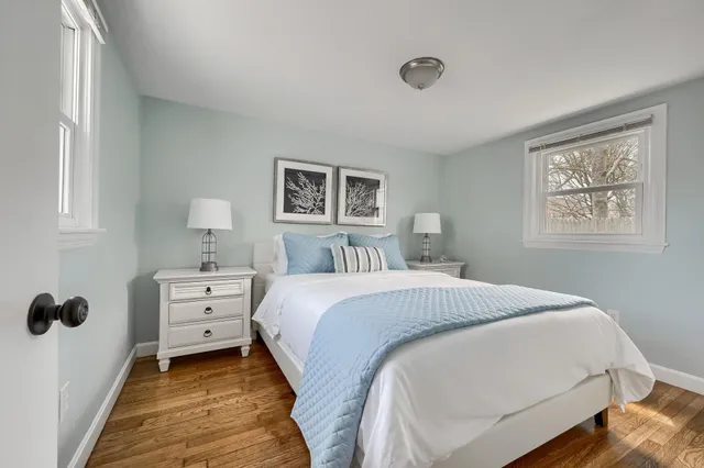 $2,400 | 32 Washington Avenue, Hyannis, MA 02601