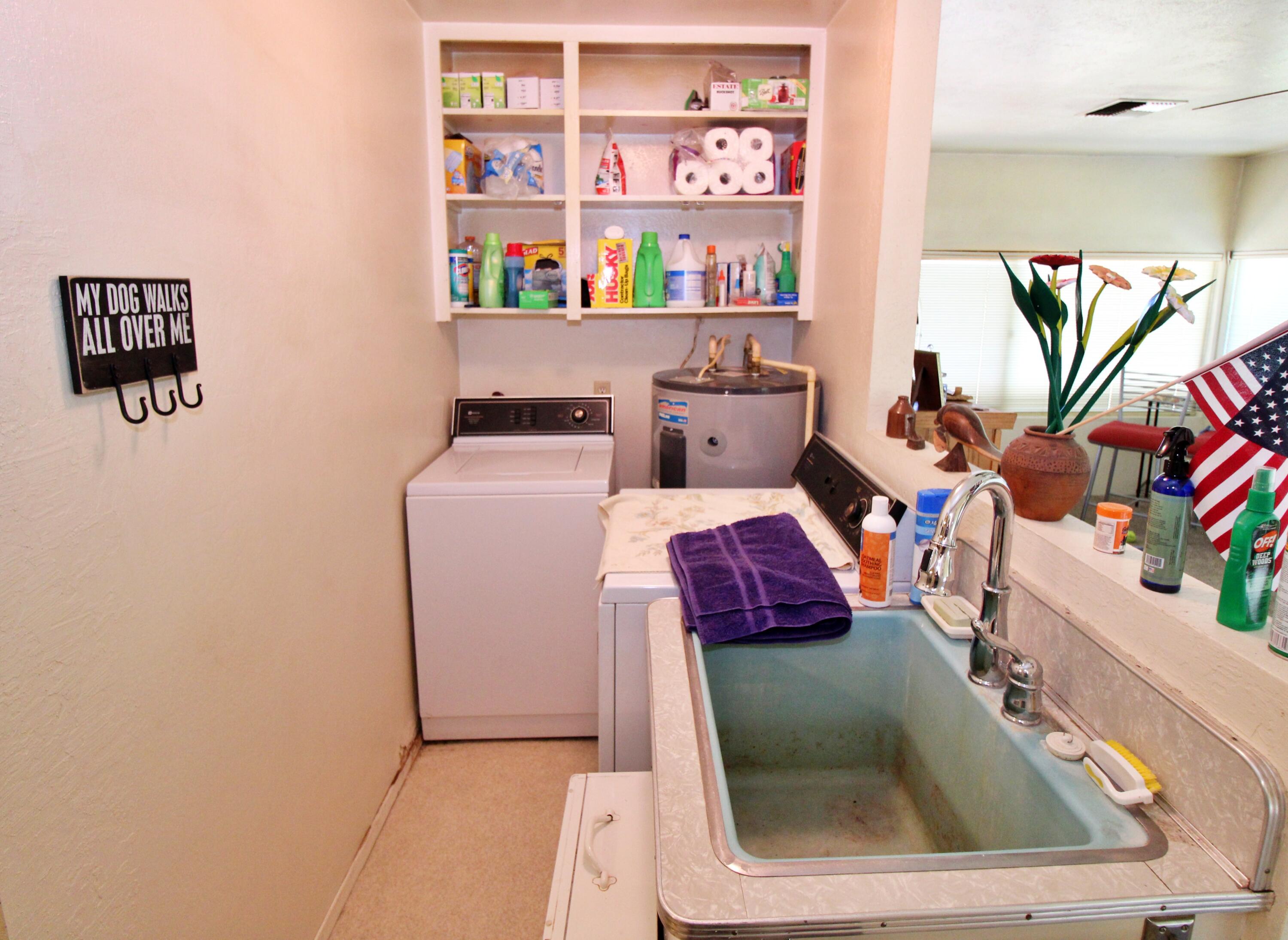 4888 Jerome Prairie Road Grants Pass, OR 97527 - Photo 18 of 35 Laundry area