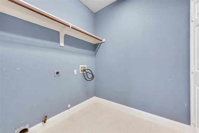 a view of a livingroom with an empty space