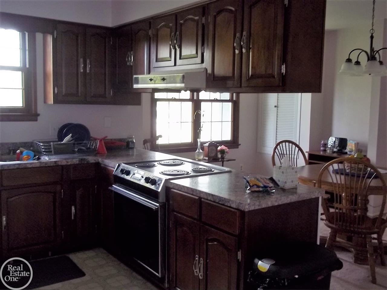 5748 Newman Road St. Clair, MI 48079 - Photo 13 of 32 31313312-12.JPG
