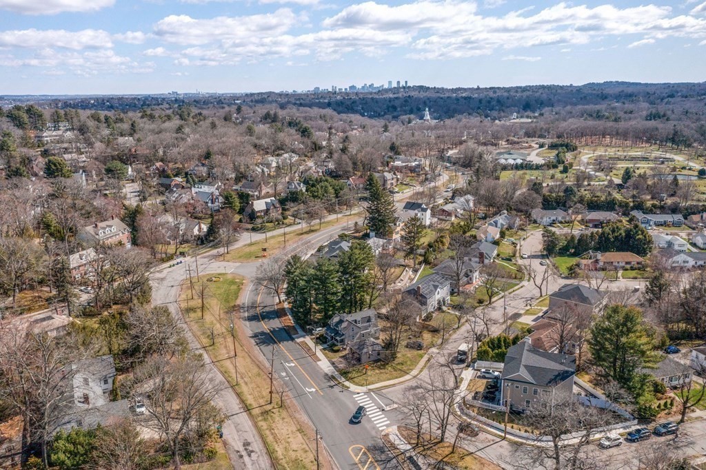 1298 Commonwealth Avenue Newton, MA 02468 - Photo 23 of 28