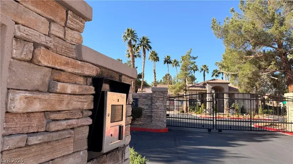 $1,700 | 75 North Valle Verde Drive, Unit 1423, Henderson, NV 89074